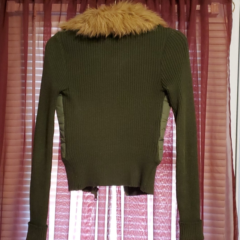 Green jacket with removable faux fur collar - Picture 9 of 9